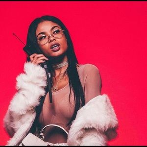 Meet your Posher, Lacye